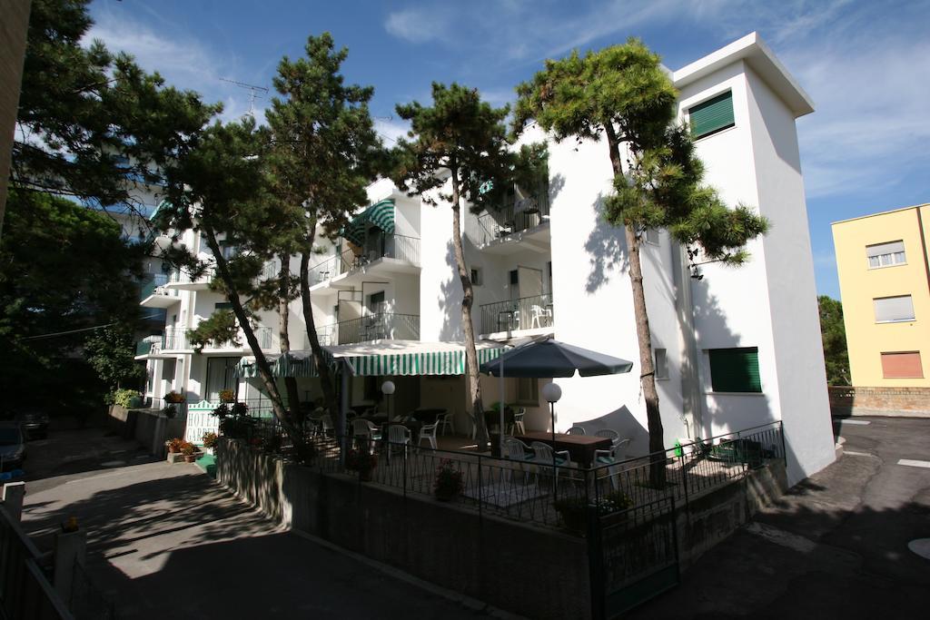 Hotel Garden لينانو سابيادورو المظهر الخارجي الصورة